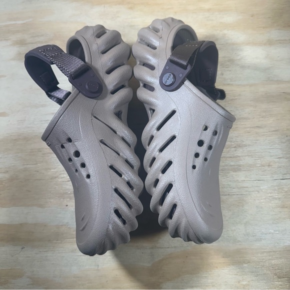 Crocs Echo Clogs Women’s Size 7 - Picture 4 of 8